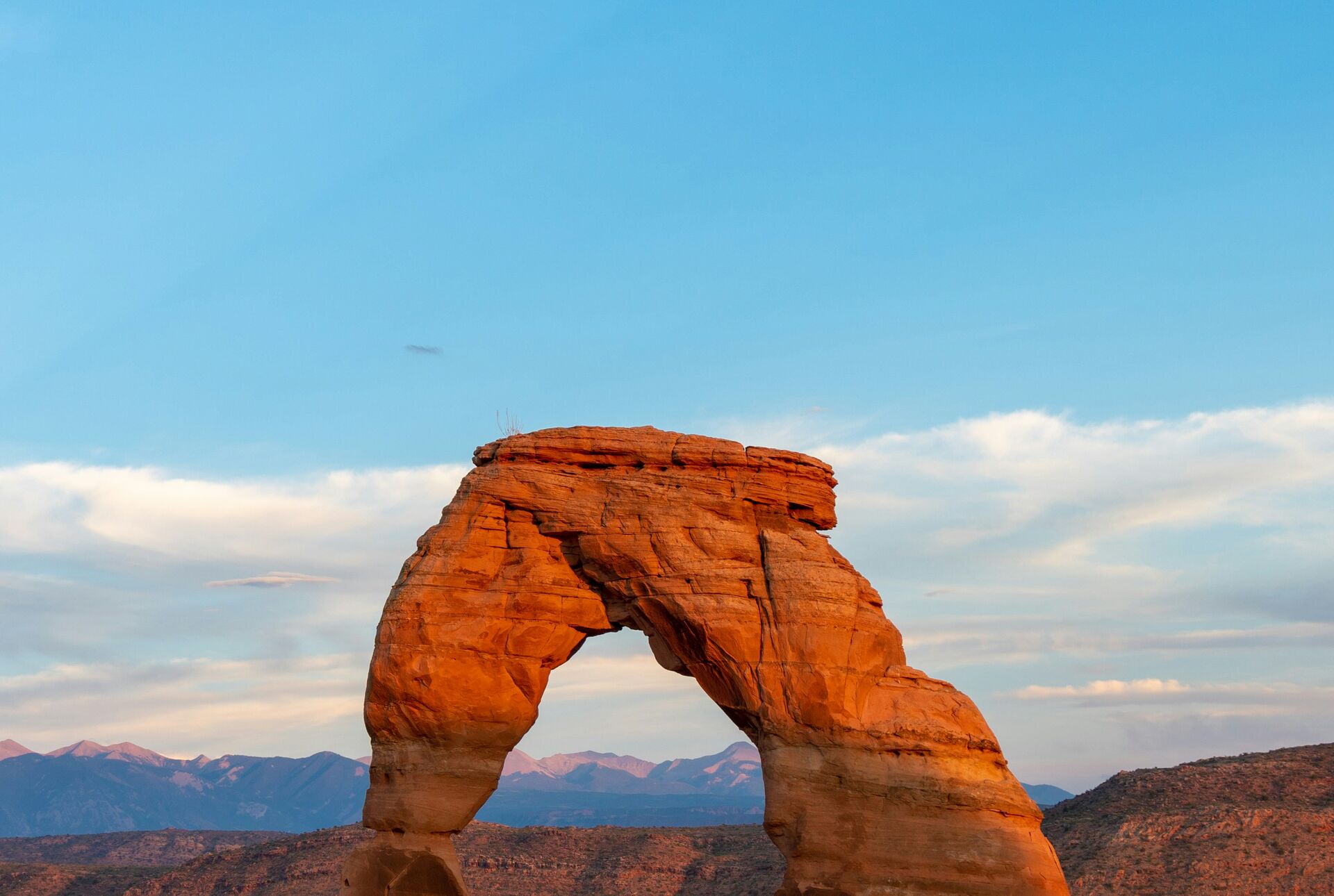 Hiking to Delicate Arch: The Complete Guide to Utah's Icon