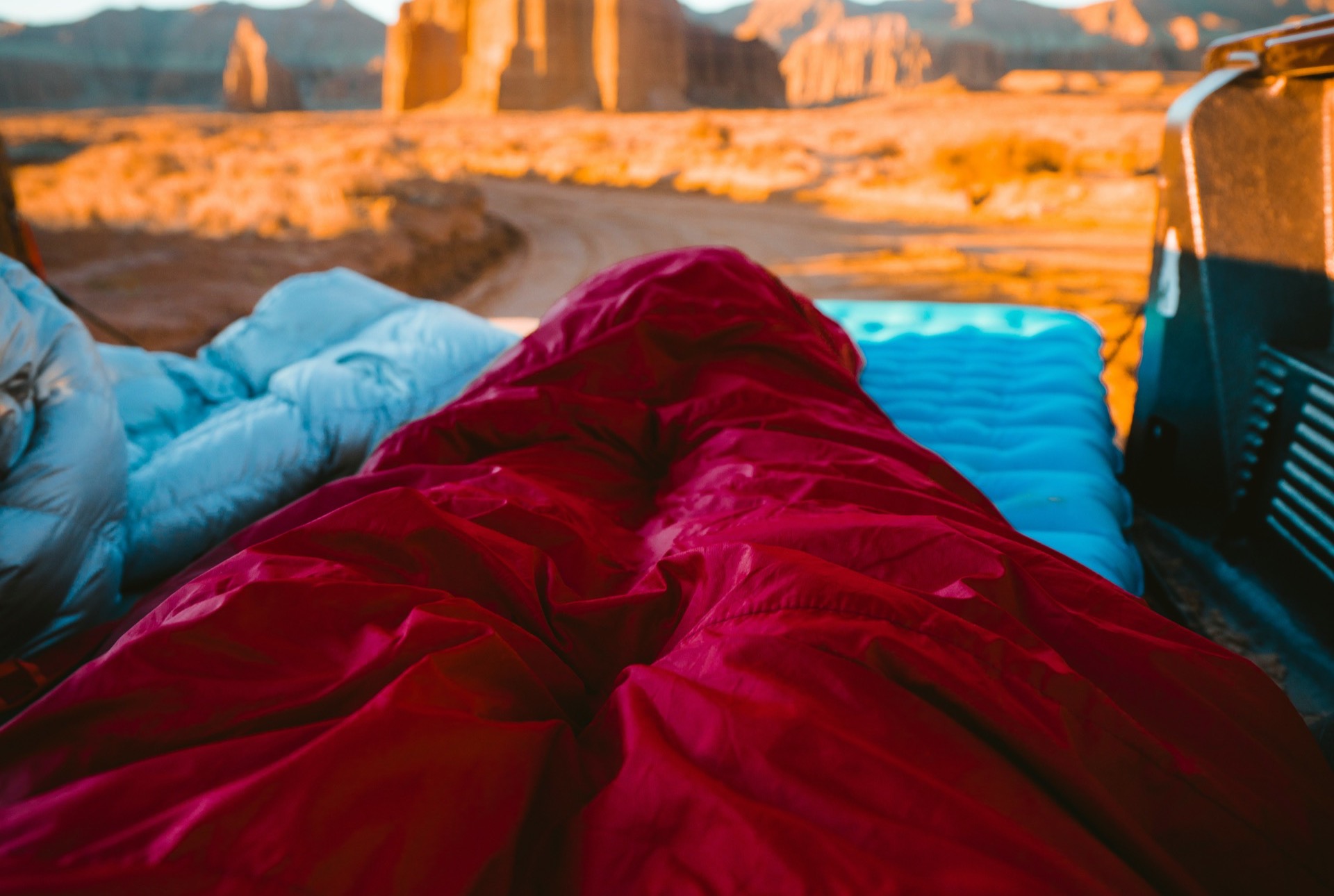 Quilt vs Sleeping Bag: Which Should You Buy?